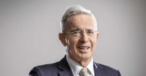 Uribe estalla contra Petro: denuncia caos en la frontera y golpe económico por culpa del Gobierno