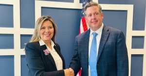 Fiscal General Luz Adriana Camargo evalúa y renueva cooperación judicial con EE.UU. en Washington