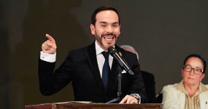 “Vamos a ir por ustedes”: De la Espriella advierte a dos cabecillas guerrilleros